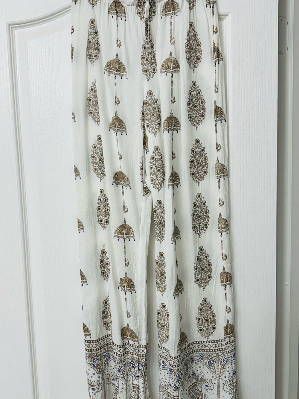 Boho White Capris with Gold & Brown Umbrella Print